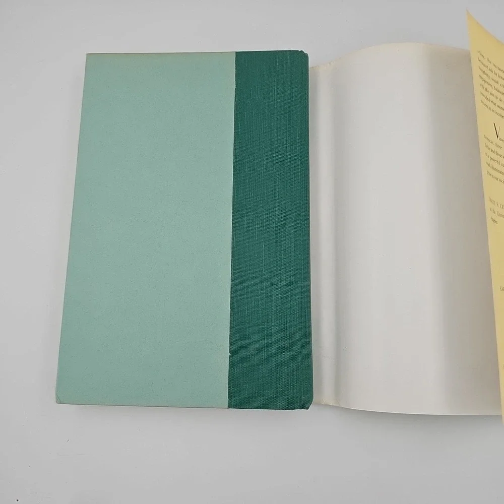 The World Through a Monocle : The New Yorker at Midcentury by Mary F. Corey‎